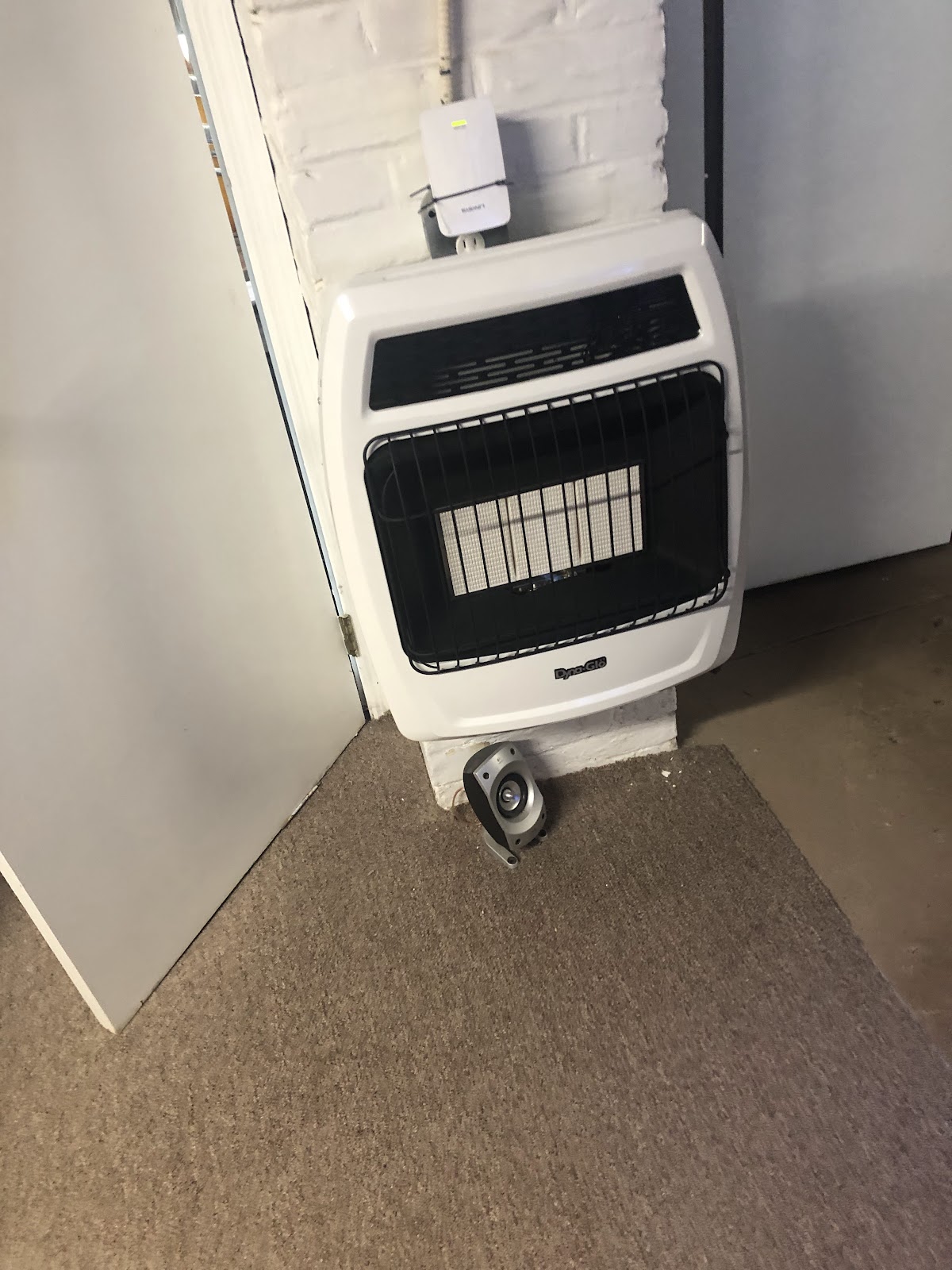 Wall-mounted gas heater installation